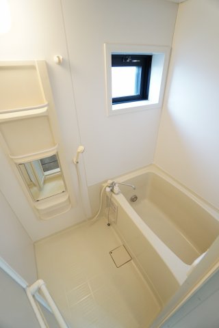 バス・シャワールーム　※同物件・反転タイプの写真です