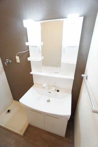 洗面設備　※同物件・反転タイプの写真です