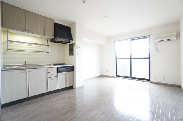 居室・リビング　※同物件・反転タイプの写真です