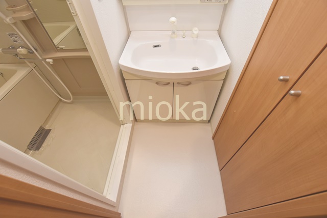 洗面設備　脱衣スペースもあります