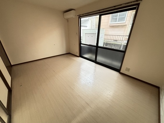 居室・リビング　※別部屋の写真です