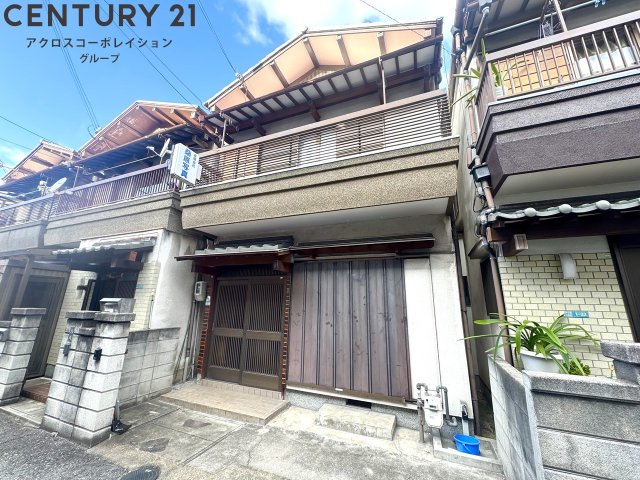 建物外観　大型バイクの駐車可能☆