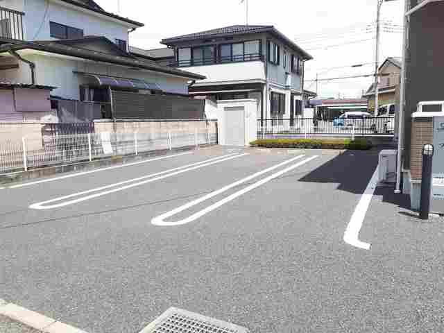 駐車場　駐車場に車を止められます