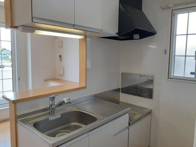 キッチン　コンパクトなキッチンで掃除もラクラク