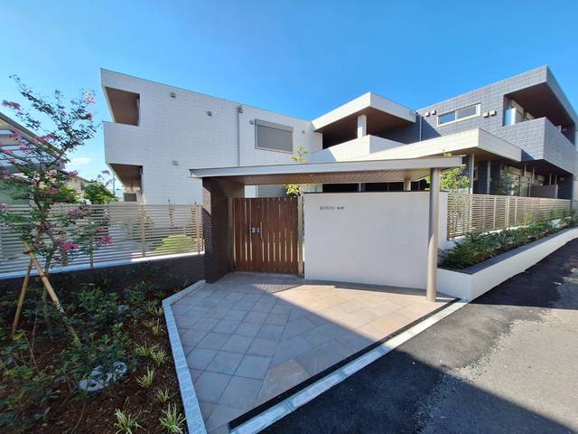 建物外観　築浅２０２４．８完成　旭化成のＺＥＨーＭ対応子育て共感住宅『