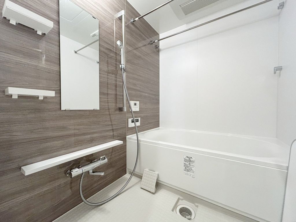 バス・シャワールーム　バスルーム