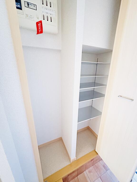 その他設備　玄関収納