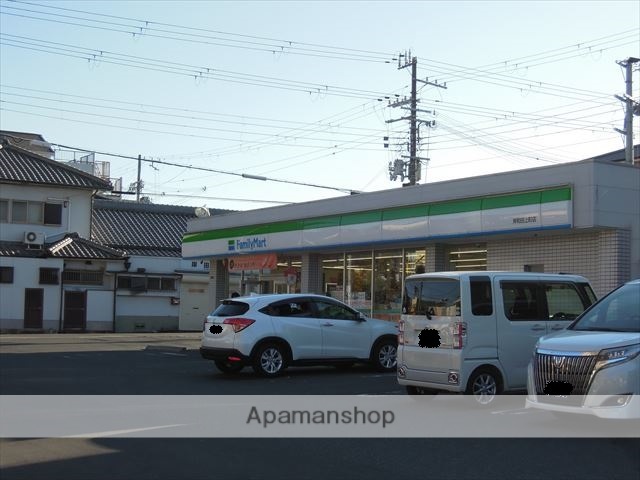 コンビニ　ファミリーマート（コンビニ）まで712m