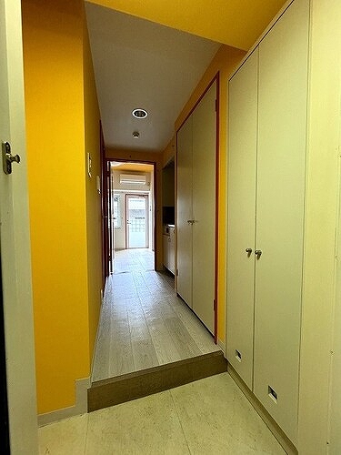 玄関　共有部からの室内　※前回募集時2024.5撮影