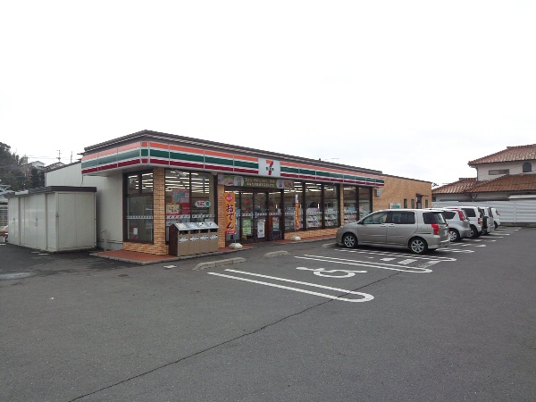 コンビニ　セブンイレブン大村東三城町店（コンビニ）まで843m