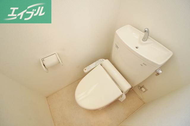 トイレ　温水洗浄便座