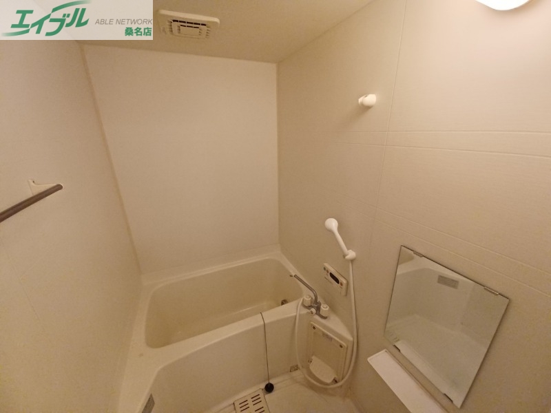 バス・シャワールーム　同型参考写真です。