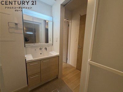 洗面設備　洗面所内に洗濯機置場あります☆