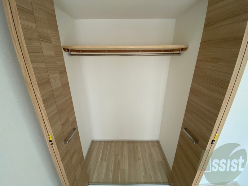 収納　寝室の収納です。部屋がすっきり片付きます。