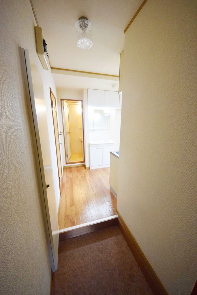 玄関　キッチン