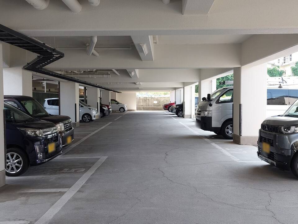 駐車場　駐車場