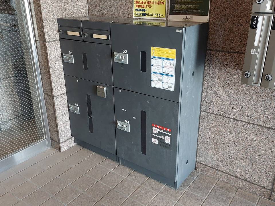 エントランス　宅配ボックス