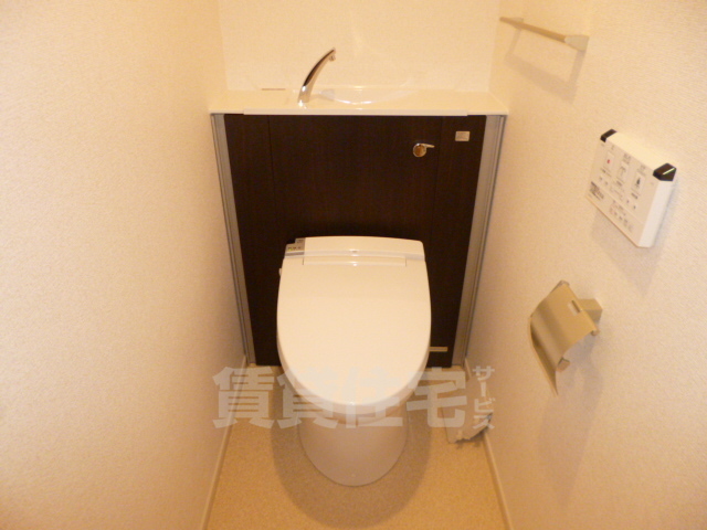 地下鉄東西線 小野駅 徒歩5分 3階建 築12年のトイレ写真