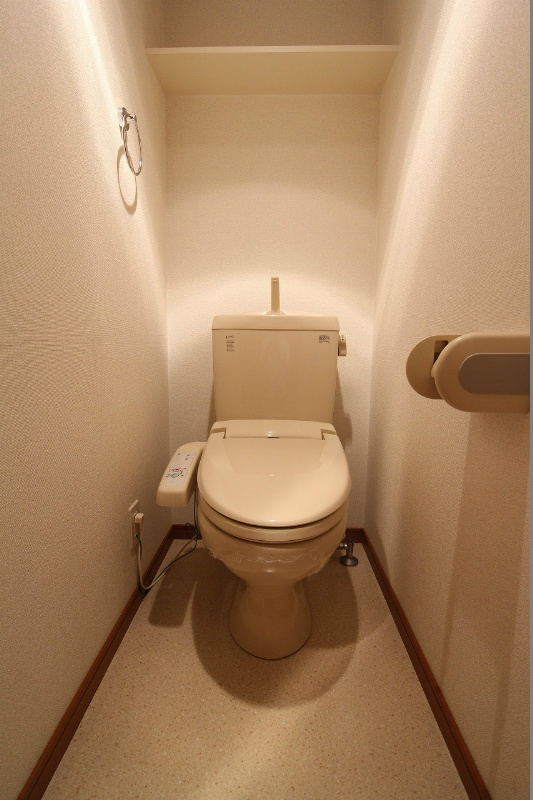 トイレ　温水洗浄便座付