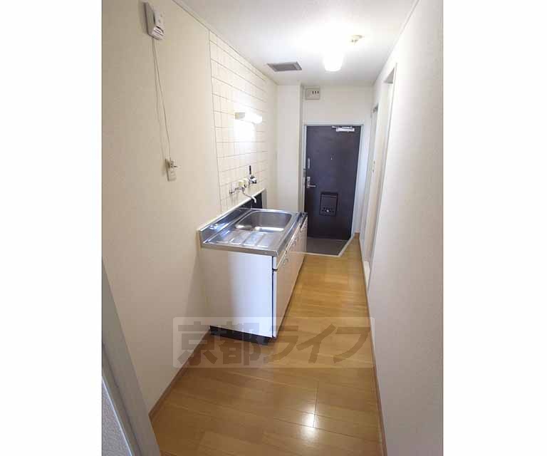 その他部屋・スペース　キッチン周りもゆったりとしていますね。