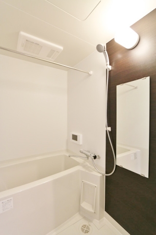 バス・シャワールーム　１日の疲れはこちらで癒してください