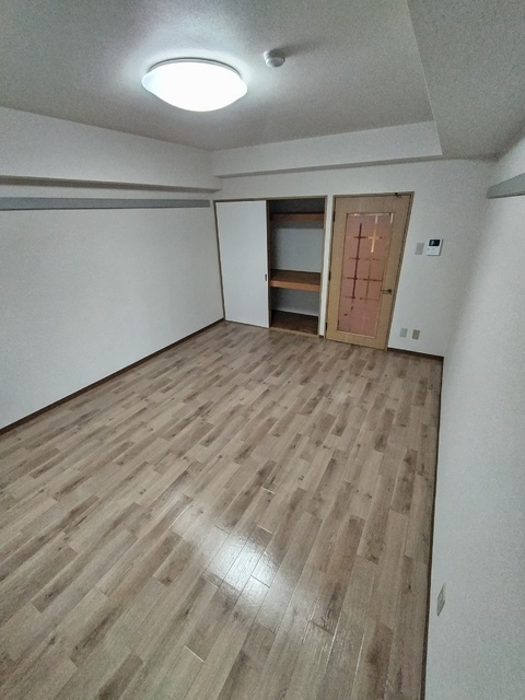 その他部屋・スペース　洋室８．４帖（照明は設備ではありません）※同タイプ参考写真