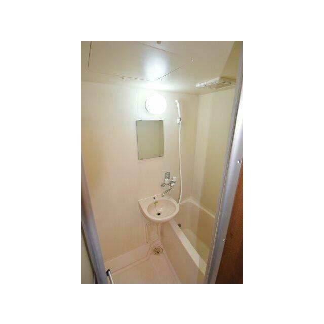 バス・シャワールーム　追い焚きついてます 同タイプ別の部屋の写真です