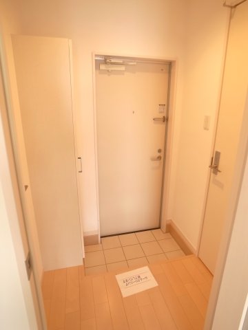 玄関　他部屋の写真です。