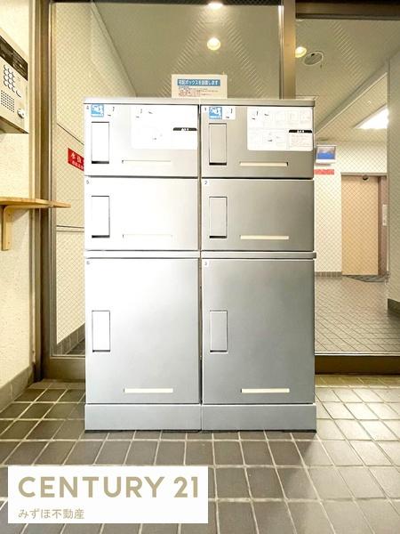 エントランス　ネットショッピングに便利な宅配BOX☆