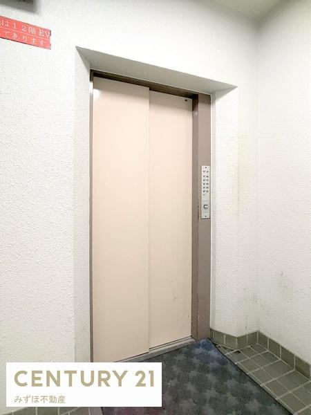 その他共有部分　エレベーターで荷物多い日も楽々♪