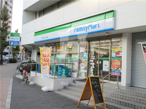 コンビニ　ファミリーマート王子本町1丁目店（コンビニ）まで482m