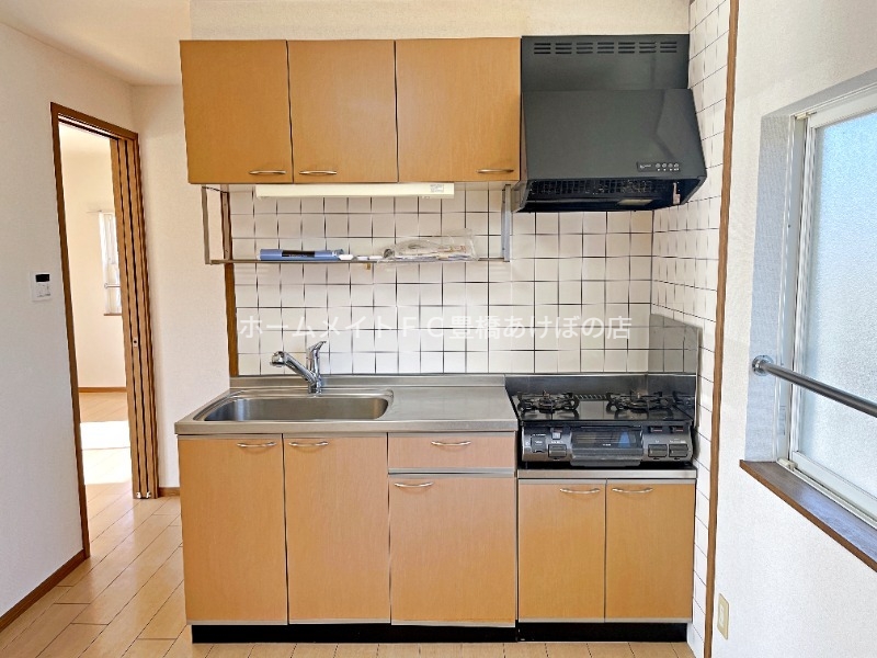 キッチン　同型別部屋写真（反転）