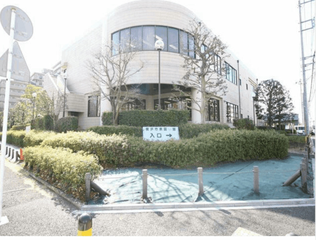 図書館　横浜市泉図書館（図書館）まで1738m