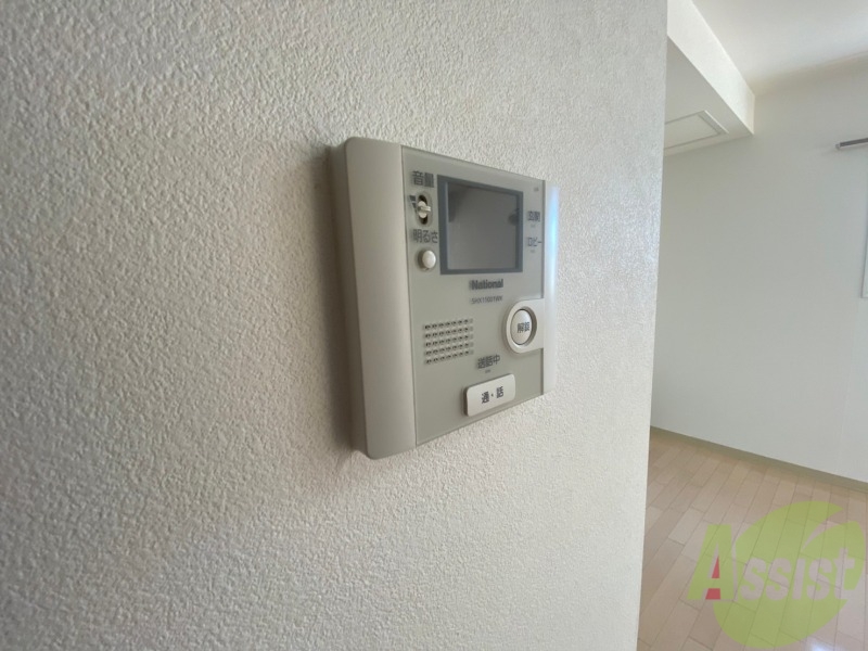 セキュリティ　ＴＶモニター付インターホンです。来客者の顔が見えるので安心！