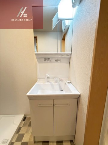 洗面設備　朝の支度にも助かる、独立の洗髪洗面化粧台