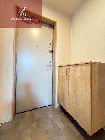玄関　収納もある玄関です