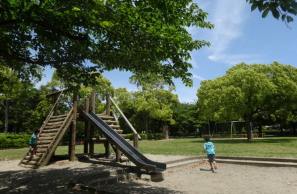 公園　芳川公園（公園）まで893m