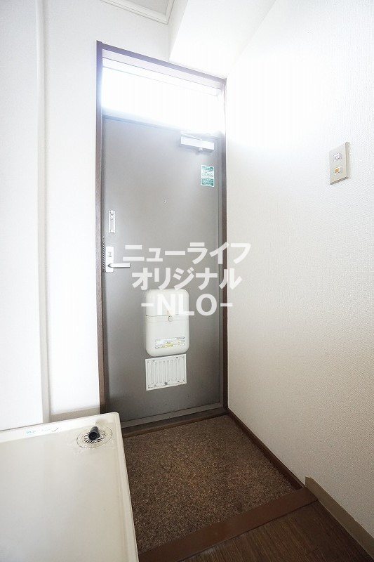 玄関　自然光の入る明るい玄関です☆