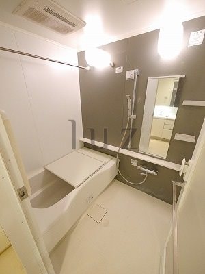バス・シャワールーム　追い焚き完備のバスルーム！