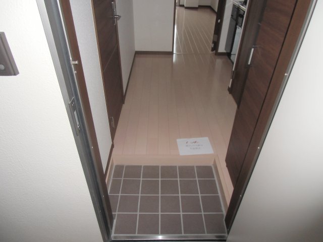 玄関　シューズボックスがあるので、玄関が広く使えます