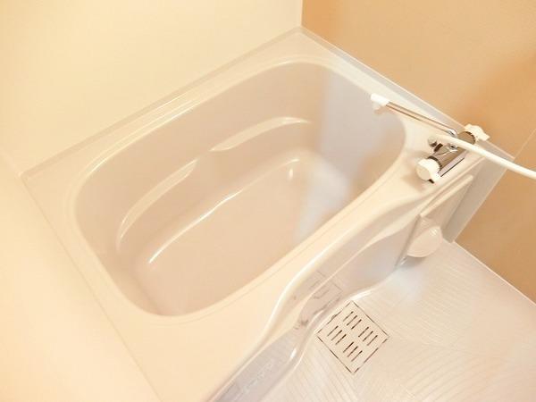 バス・シャワールーム　浴室乾燥機付きバス！