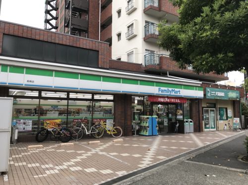コンビニ　ファミリーマート 長柄店（コンビニ）まで347m