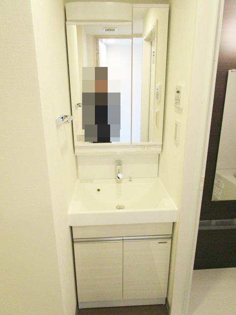 洗面設備　独立洗面台です