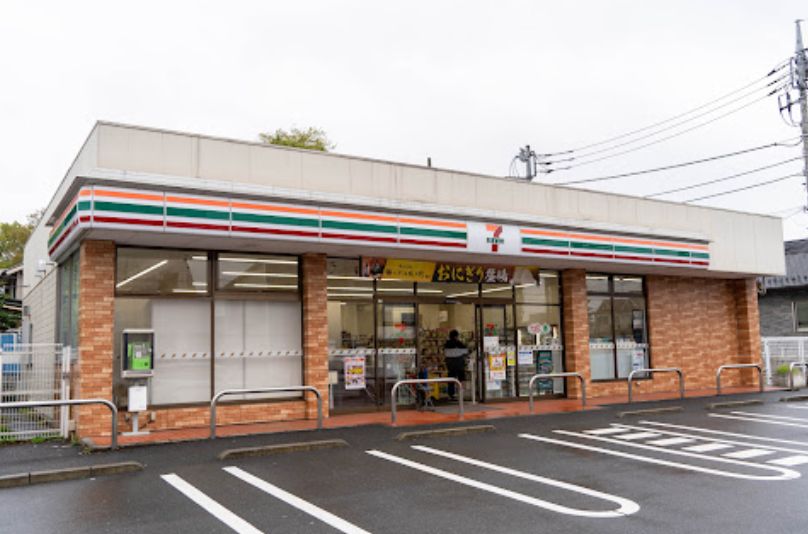 コンビニ　セブンイレブン国立谷保南店（コンビニ）まで907m