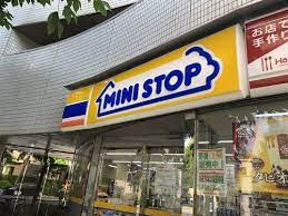 コンビニ　ミニストップ神宮前2丁目店（コンビニ）まで200m