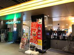 コンビニ　ファミリーマート日本青年館店（コンビニ）まで631m