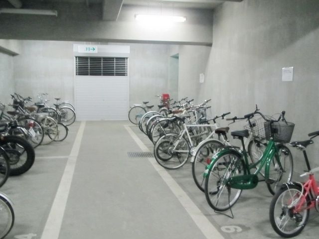 駐車場　駐車場