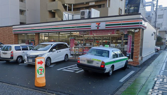コンビニ　セブンイレブン 福岡大手門1丁目店（コンビニ）まで79m