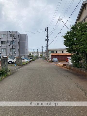 その他　前面道路（その他）まで0m