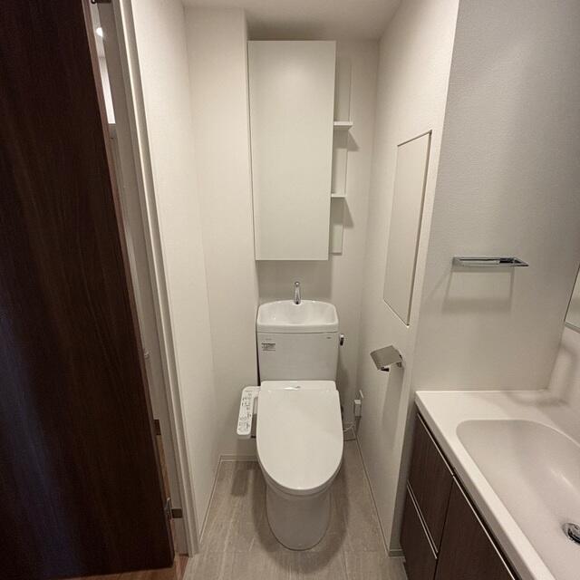 トイレ　※写真は同タイプ住戸です。